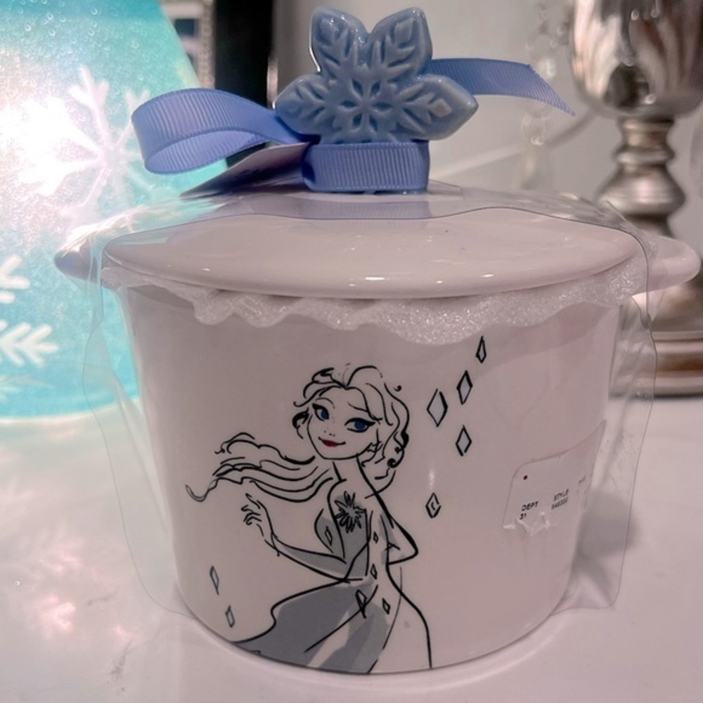 Disney Rae Dunn Frozen Elsa Mini Casserole Ramekin Dish Pot